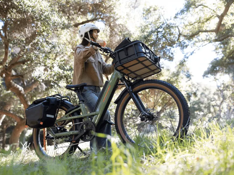 strict_Radster_Trail_Regular_Fir_Green_Lifestyle_1 (1)
